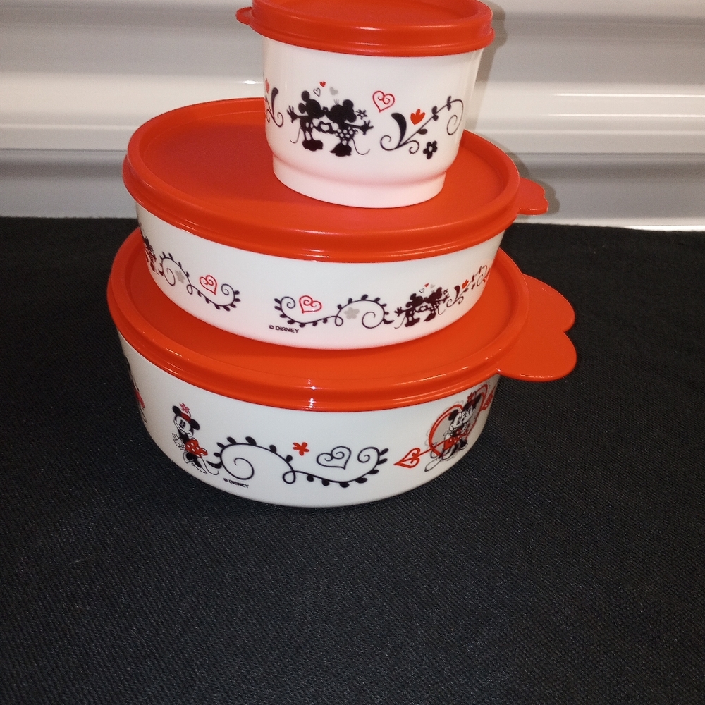 NEW Tupperware Mickey & Minnie Mouse Set